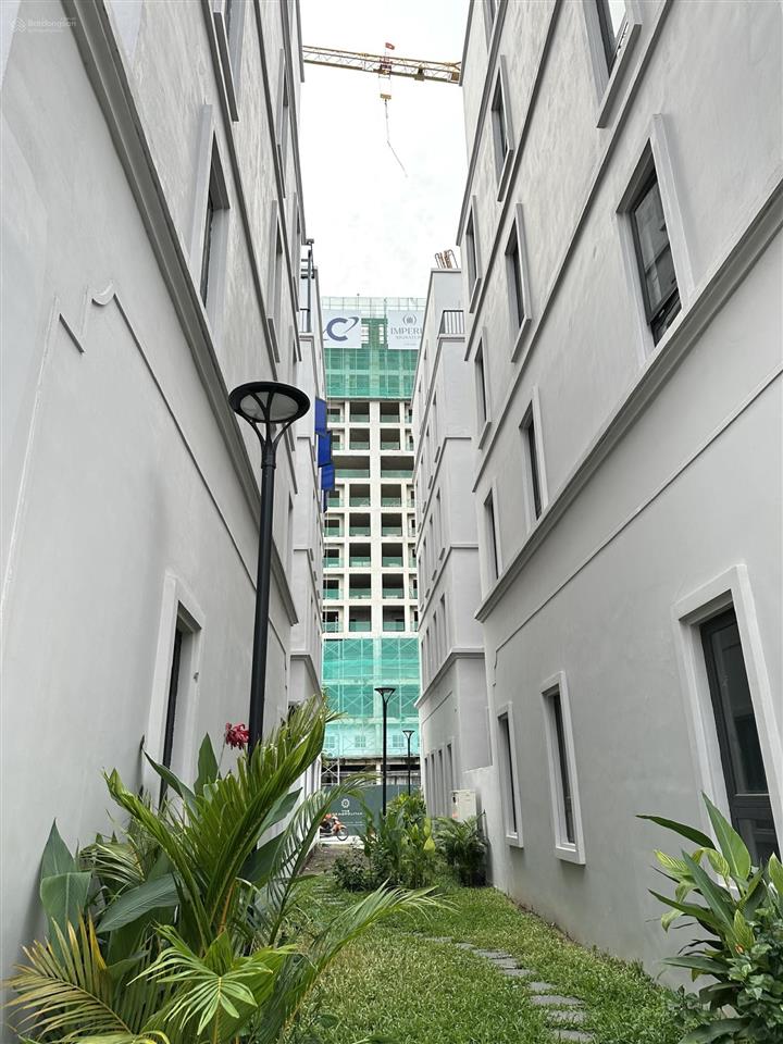 Cần bán liền kề xẻ khe vđ5  90m2  hướng đông nam  26 tỷ bao phí  sát tmdv, gần chung cư