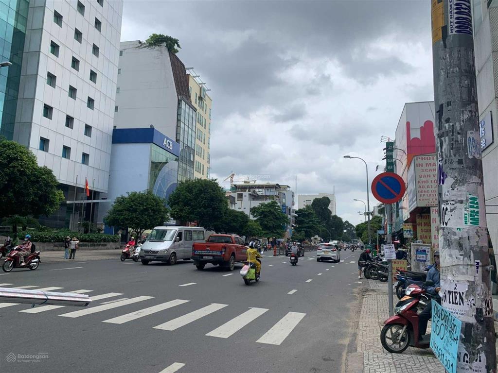 Cho thuê góc 2 mặt tiền 26 phan đăng lưu  nguyễn huy tưởng, bình thạnh dt 10x20m, trệt, 2 lầu