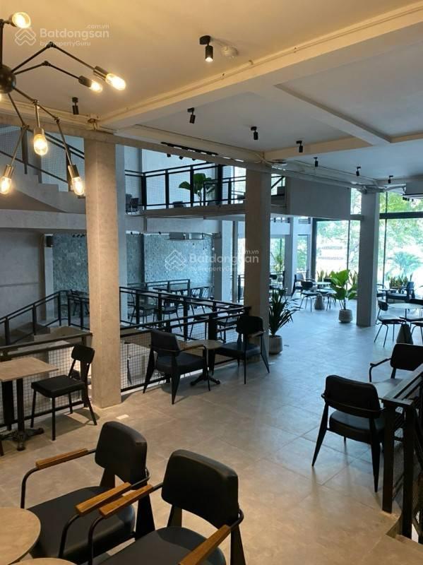 Tòa nhà 2 mặt tiền trần hưng đạo phường 1 quận 5