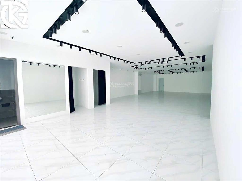 Tòa nhà mặt tiền an dương vương q. 5, ngay trường đại học sư phạm