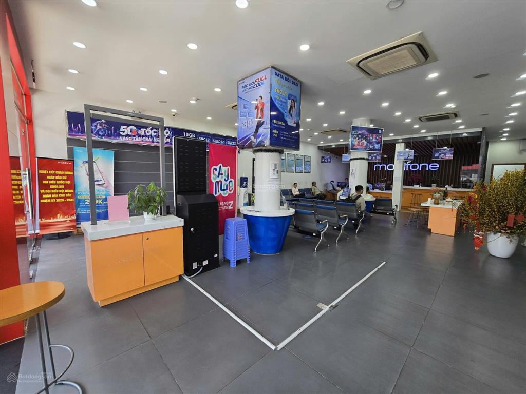 Building 10 tầng ngay lotte mart cộng hòa, 2000m2 sàn văn phòng