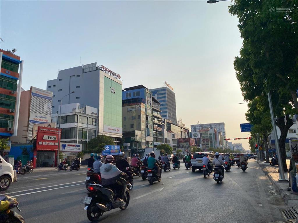 Building 10 tầng ngay lotte mart cộng hòa, 2000m2 sàn văn phòng