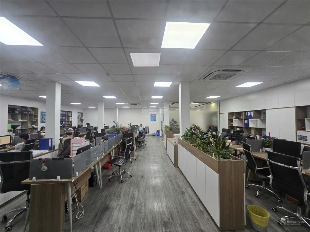 Building 10 tầng ngay lotte mart cộng hòa, 2000m2 sàn văn phòng