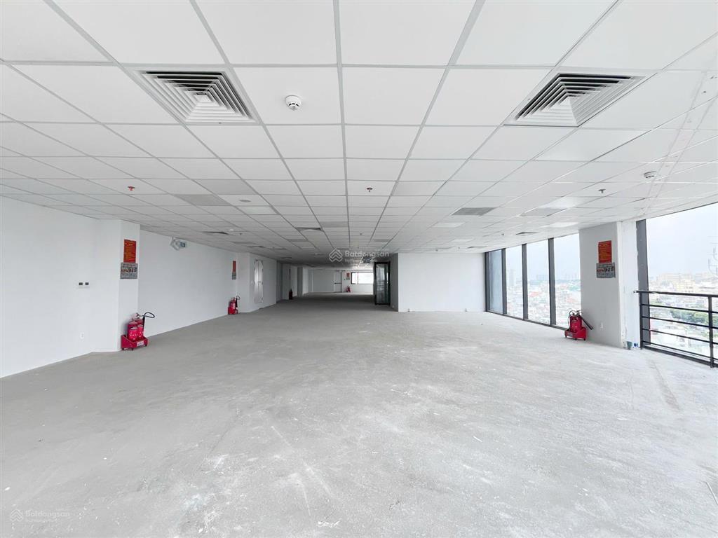 Building 15m 3000m2 mặt tiền lý thường kiệt ngay chợ tân bình