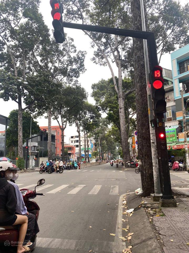 Tòa nhà 10m, 5 tầng trống suốt mặt tiền ngô gia tự quận 10 ngay bệnh viện hòa hảo
