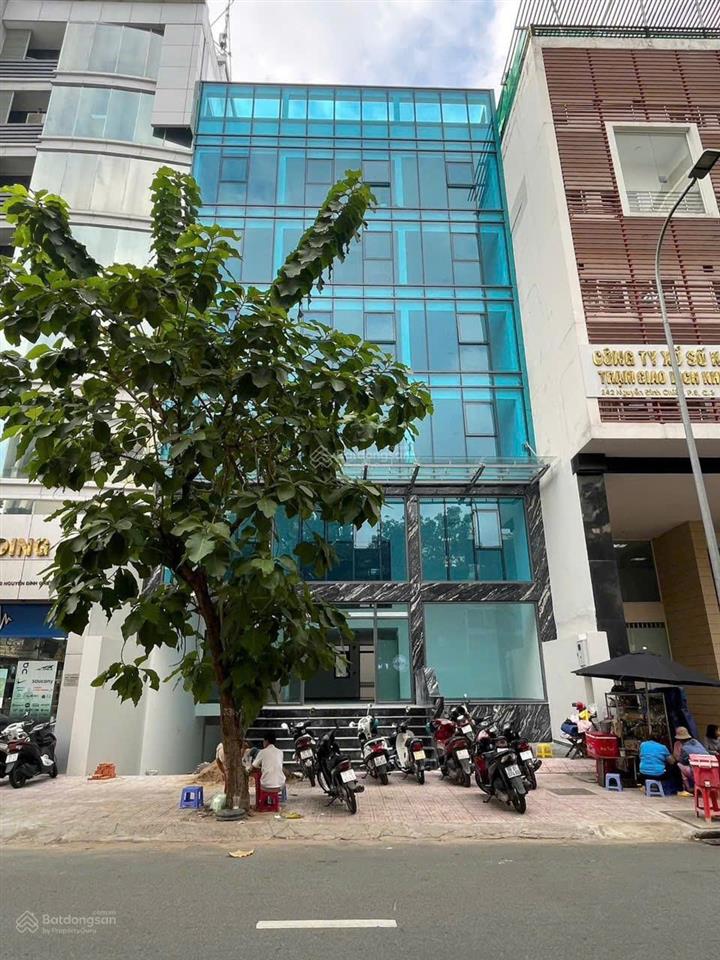 Tòa nhà 10m, 5 tầng trống suốt mặt tiền ngô gia tự quận 10 ngay bệnh viện hòa hảo