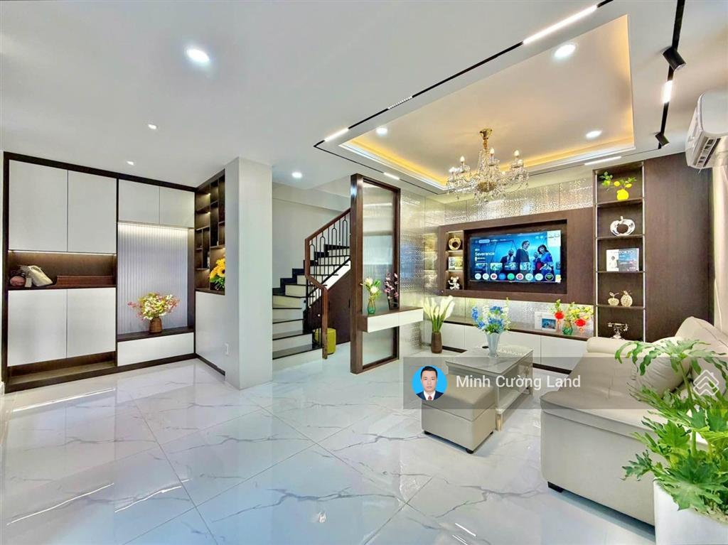 Siêu phẩm thích quảng đức, phú nhuận, 39m2 ngang 6m, 5 tầng btct 4pn, hxh sát mặt tiền, 8.3tỷ