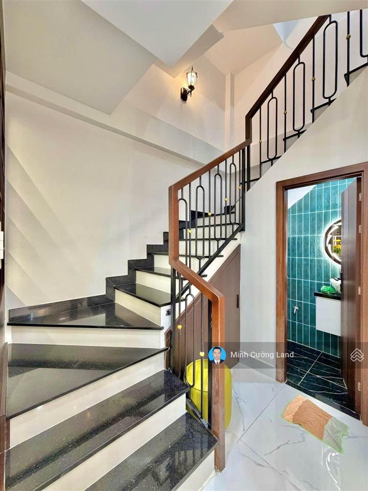 Siêu phẩm thích quảng đức, phú nhuận, 39m2 ngang 6m, 5 tầng btct 4pn, hxh sát mặt tiền, 8.3tỷ