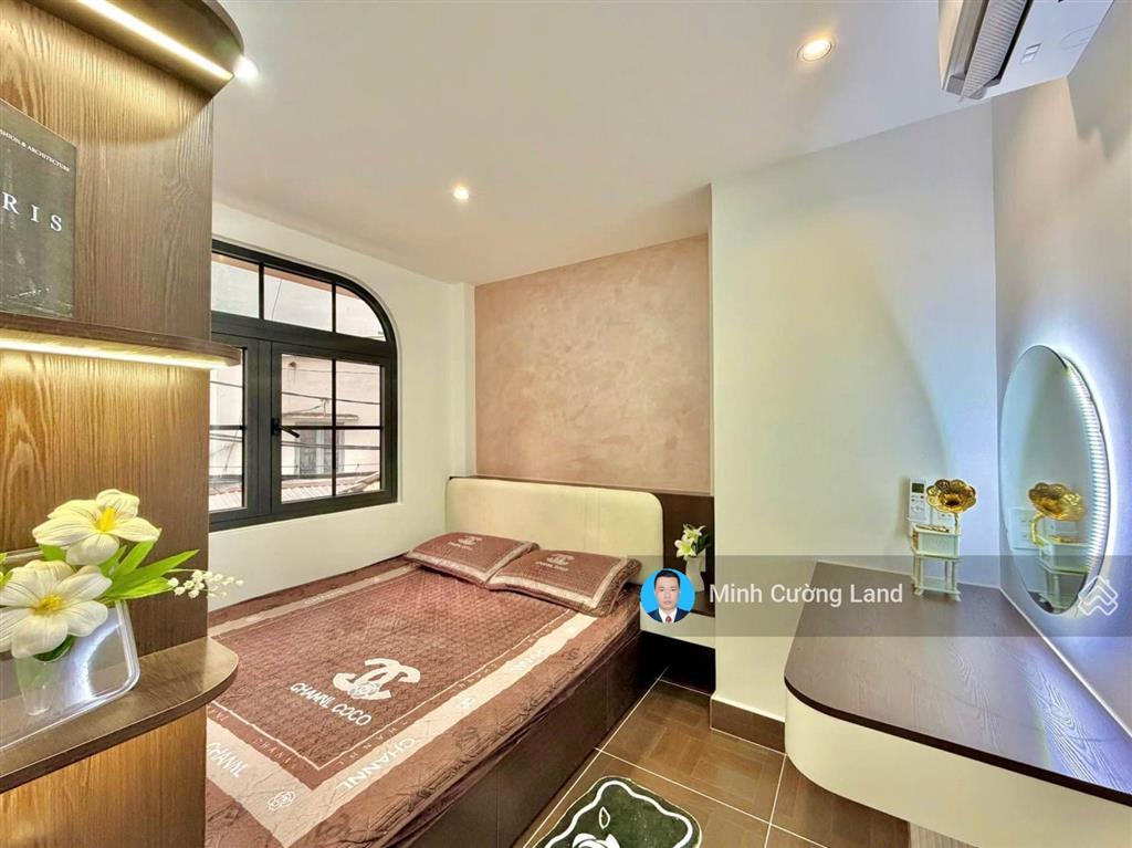 Siêu phẩm thích quảng đức, phú nhuận, 39m2 ngang 6m, 5 tầng btct 4pn, hxh sát mặt tiền, 8.3tỷ