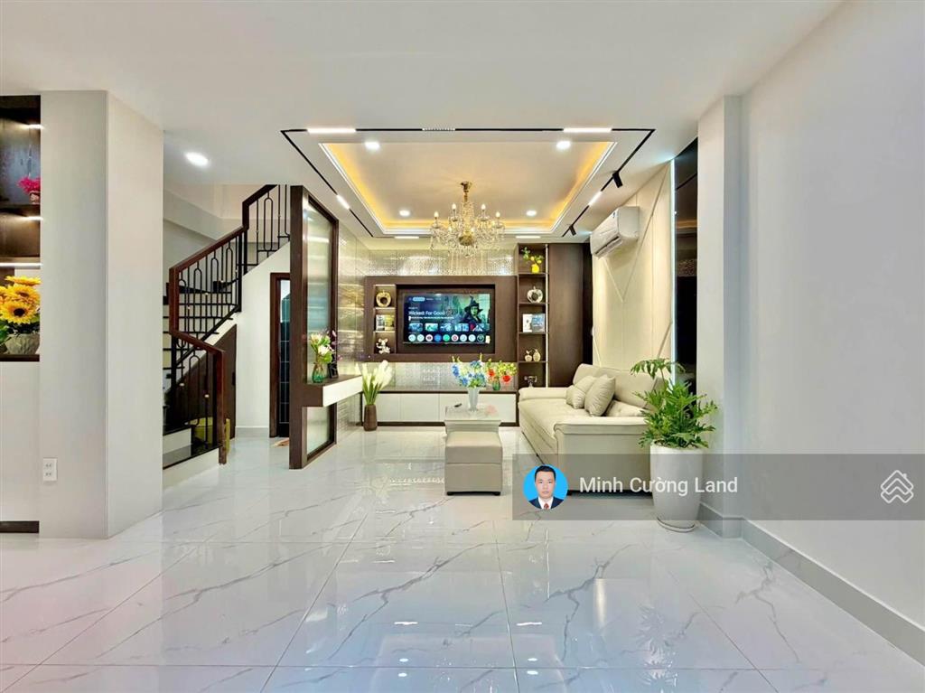 Siêu phẩm thích quảng đức, phú nhuận, 39m2 ngang 6m, 5 tầng btct 4pn, hxh sát mặt tiền, 8.3tỷ