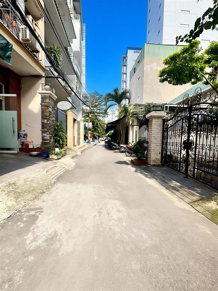 Bán chdv đang thuê khoán 30tr/th, nguyễn gia trí, bình thạnh, 6x18m, hxh 10m, 4 tầng 8pn, chỉ 23tỷ