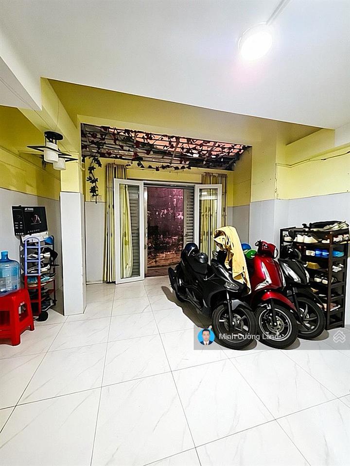 Bán nhà nguyễn đình chính, phú nhuận, 30m2, 4 tầng 3pn, cách mt 15m, cho thuê 17 triệu/tháng, 5.6tỷ