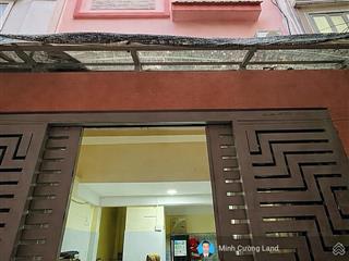 Bán nhà nguyễn đình chính, phú nhuận, 30m2, 4 tầng 3pn, cách mt 15m, cho thuê 17 triệu/tháng, 5.6tỷ