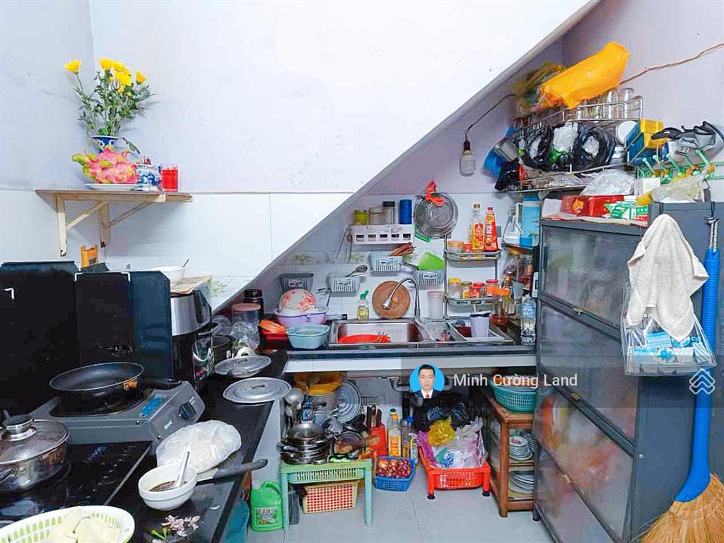 Bán nhà lê văn sỹ, gần chợ trần hữu trang, 3.6x10m, hẻm xe hơi thông, 2 tầng btct 2pn, chỉ 5.2tỷ tl