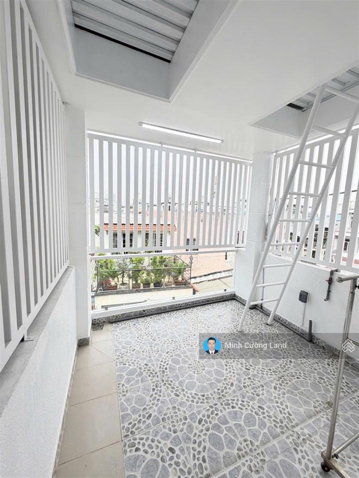 Bán nhà khu vip phố ẩm thực phan xích long, 34m2, 5 tầng btct 4pn, hẻm 3m thông sát mặt tiền