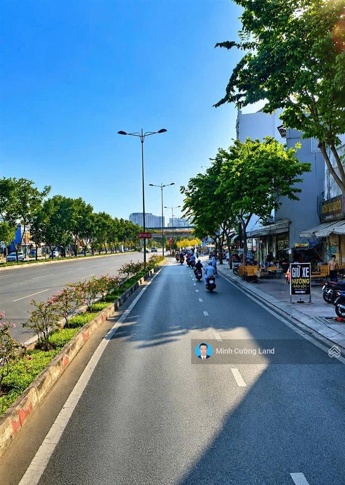Bán nhà nguyễn tuân, cách mt phạm văn đồng 20m, 4.1x17m, 2 tầng btct, hxh 6m thông, chỉ 9.8tỷ tl