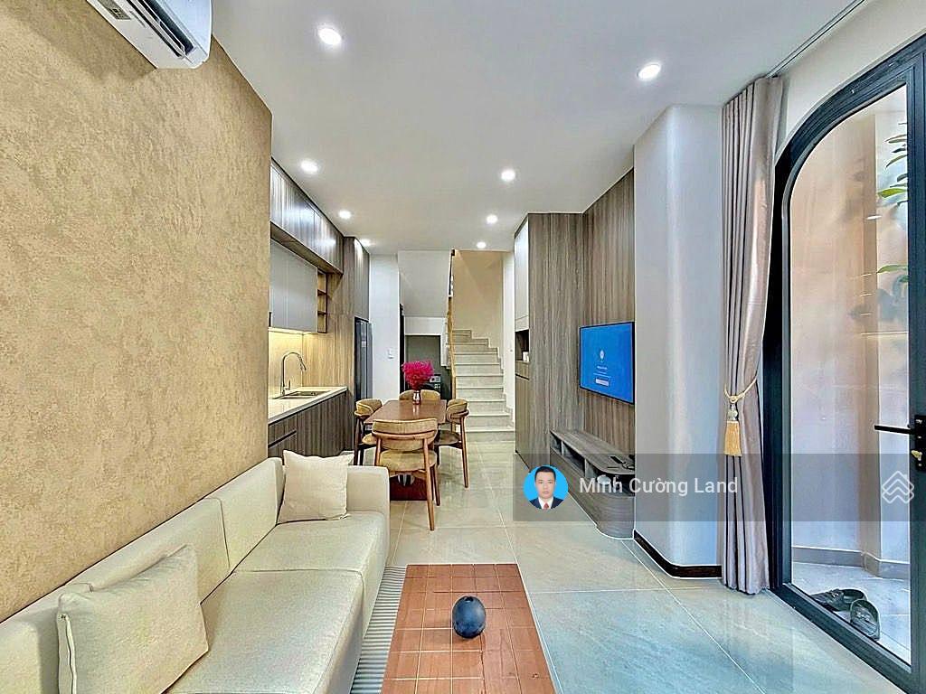 Siêu phẩm lê quang định, gần chợ bà chiểu, 32m2, 3 tầng btct, hẻm 3m thông cách mặt tiền 1 căn