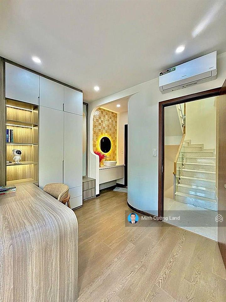 Siêu phẩm lê quang định, gần chợ bà chiểu, 32m2, 3 tầng btct, hẻm 3m thông cách mặt tiền 1 căn