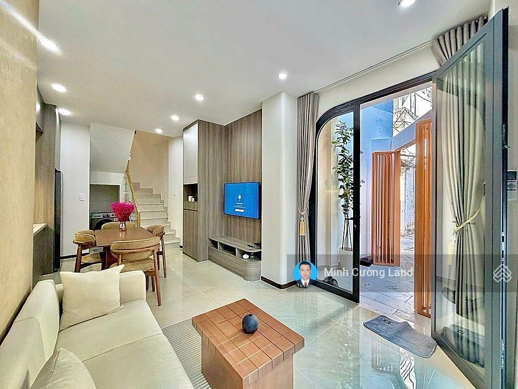 Siêu phẩm lê quang định, gần chợ bà chiểu, 32m2, 3 tầng btct, hẻm 3m thông cách mặt tiền 1 căn