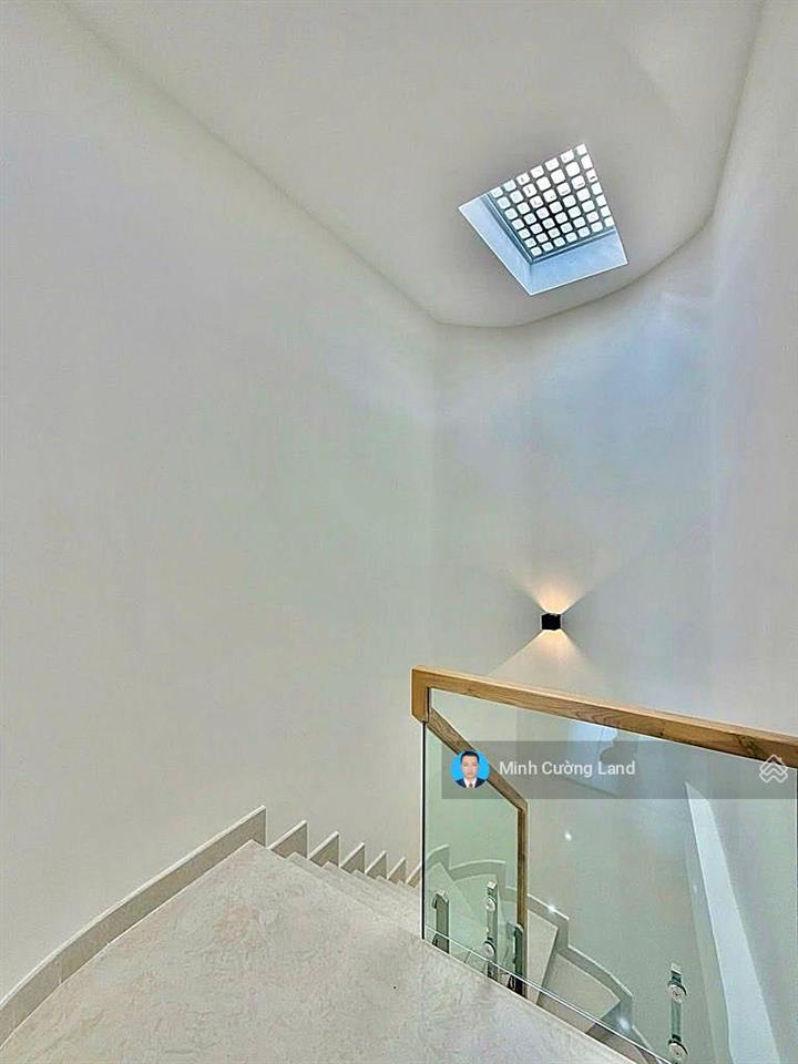 Siêu phẩm lê quang định, gần chợ bà chiểu, 32m2, 3 tầng btct, hẻm 3m thông cách mặt tiền 1 căn