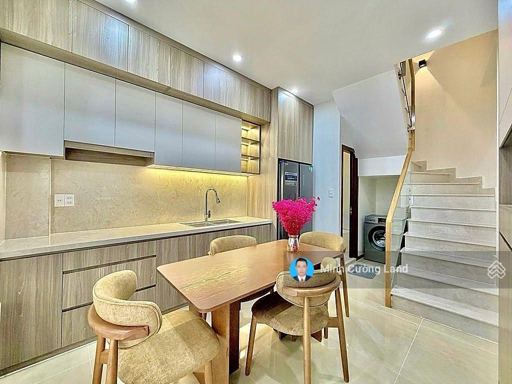 Siêu phẩm lê quang định, gần chợ bà chiểu, 32m2, 3 tầng btct, hẻm 3m thông cách mặt tiền 1 căn