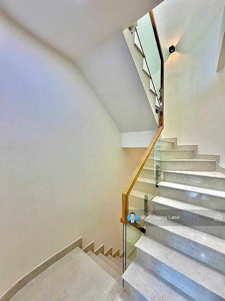 Siêu phẩm lê quang định, gần chợ bà chiểu, 32m2, 3 tầng btct, hẻm 3m thông cách mặt tiền 1 căn