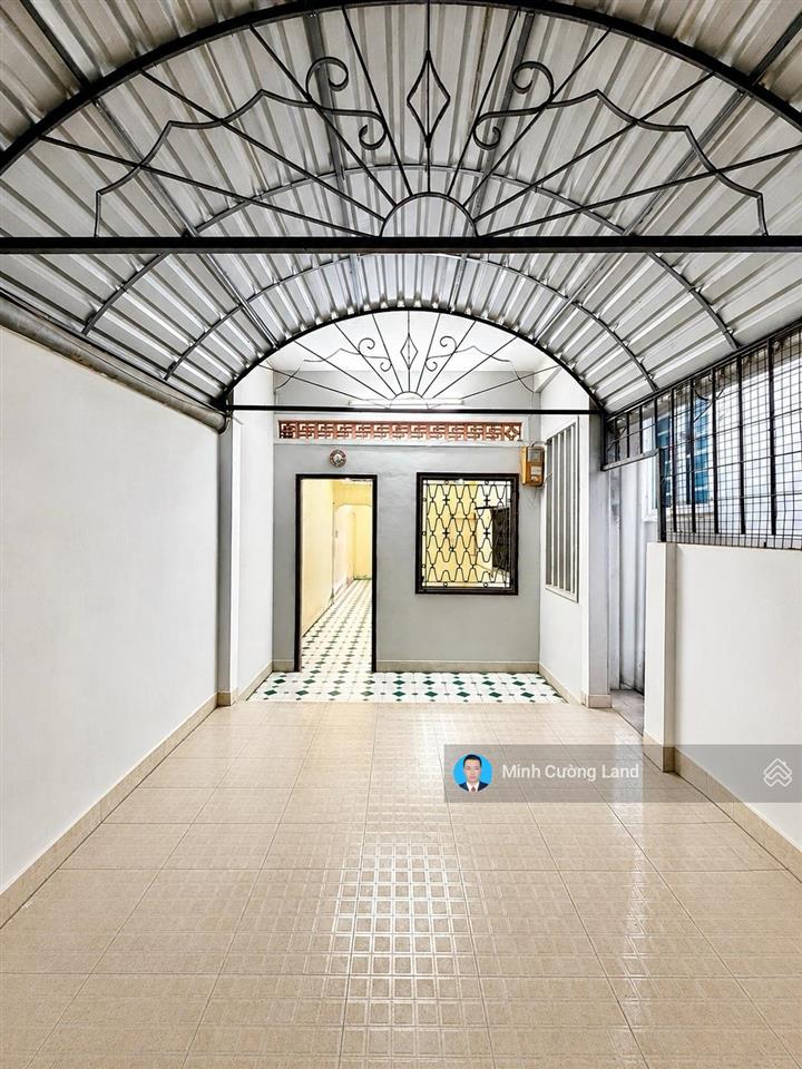 Bán nhà nguyễn khuyến, gần chợ bà chiểu, 5.7x19m, 2 tầng sàn đúc 5pn, hẻm 4m thông sát mặt tiền