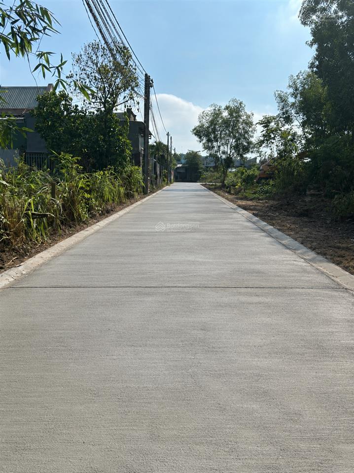 Gia đình cần tiền, cần bán gấp lô đất vị trí ngay khu dân cư bắc thần vĩnh thanh. giá chỉ 1ty350tr