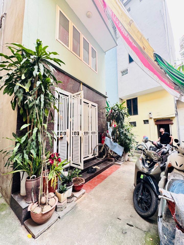 Phan Đình Phùng NHÀ RẤT THOÁNG, SÂN RỘNG – 5 tầng 33m chỉ 15.6 tỷ - SỔ ĐỎ VUÔNG VẮN NỞ HẬU