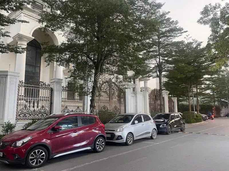 Cc bán biệt thự mộc hương, mỹ đình. dt 266m x 5 tầng. mt 15m. giá 104 tỷ.  0964 769 ***