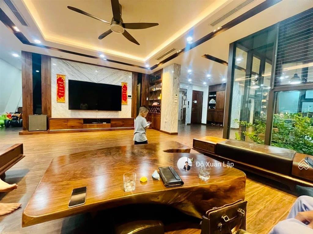 Bán nhà phố trung hoà, xuân quỳnh, thang máy, đường 3 ôtô tránh, vỉa hè, gần cv yên hoà. dt 82m2*5t
