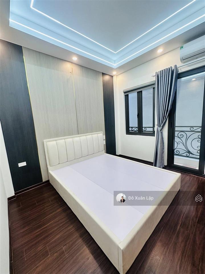 Bán nhà phố phạm tuấn tài, ô tô tránh, thang máy, thông sàn, kd văn phòng, 48m2*5t giá 20 tỷ