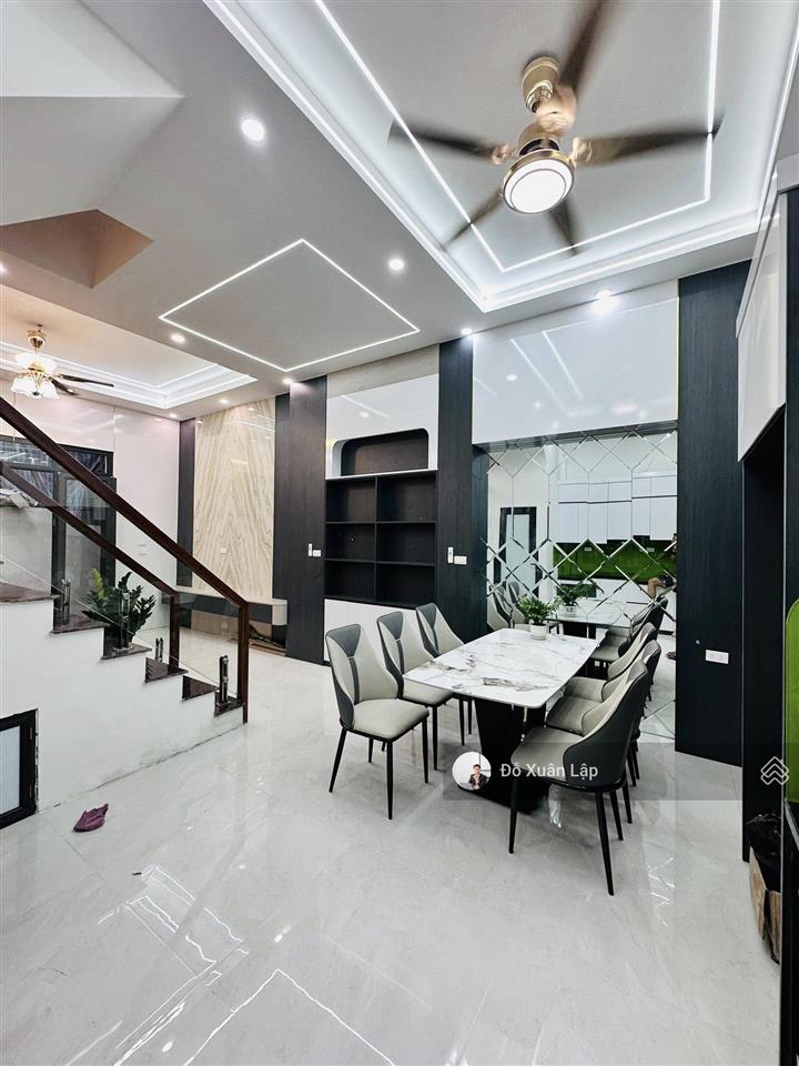 Bán nhà phố phạm tuấn tài, ô tô tránh, thang máy, thông sàn, kd văn phòng, 48m2*5t giá 20 tỷ