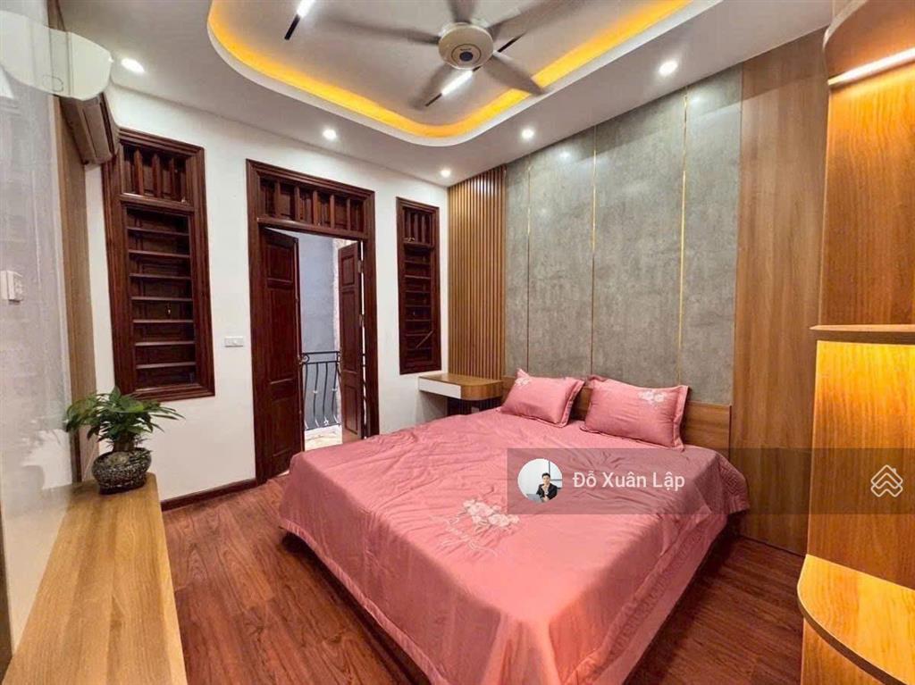 Bán nhà phố nghĩa đô, ngay 106 hoàng quốc việt, lô góc, thang máy, view vườn hoa. dt 60m2, chỉ 19t