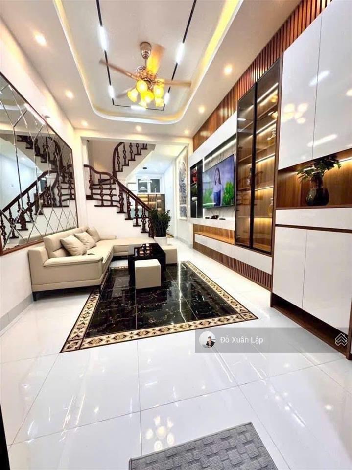 Bán nhà phố nghĩa đô, ngay 106 hoàng quốc việt, lô góc, thang máy, view vườn hoa. dt 60m2, chỉ 19t