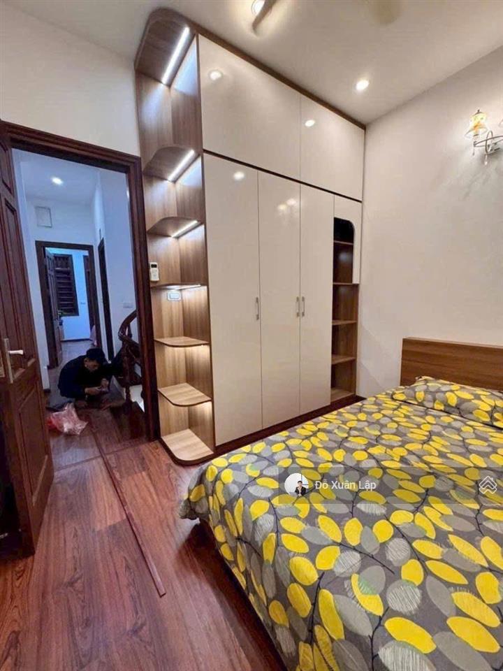 Bán nhà phố nghĩa đô, ngay 106 hoàng quốc việt, lô góc, thang máy, view vườn hoa. dt 60m2, chỉ 19t