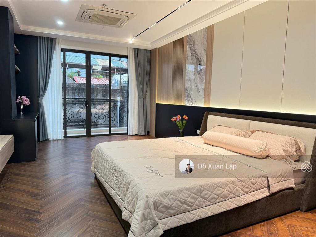 Bán nhà phố tô hiệu, nghĩa tân, gara ô tô, thang máy, 2 thoáng, kd văn phòng. dt 68m2, giá 19.8 tỷ