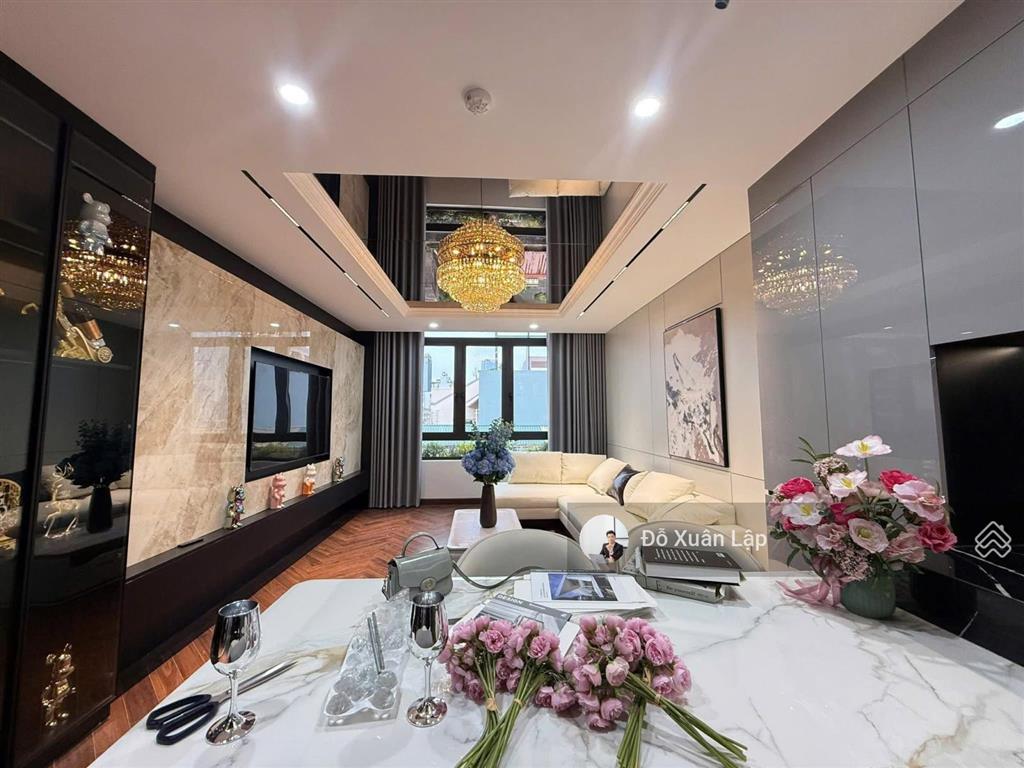 Bán nhà phố tô hiệu, nghĩa tân, gara ô tô, thang máy, 2 thoáng, kd văn phòng. dt 68m2, giá 19.8 tỷ