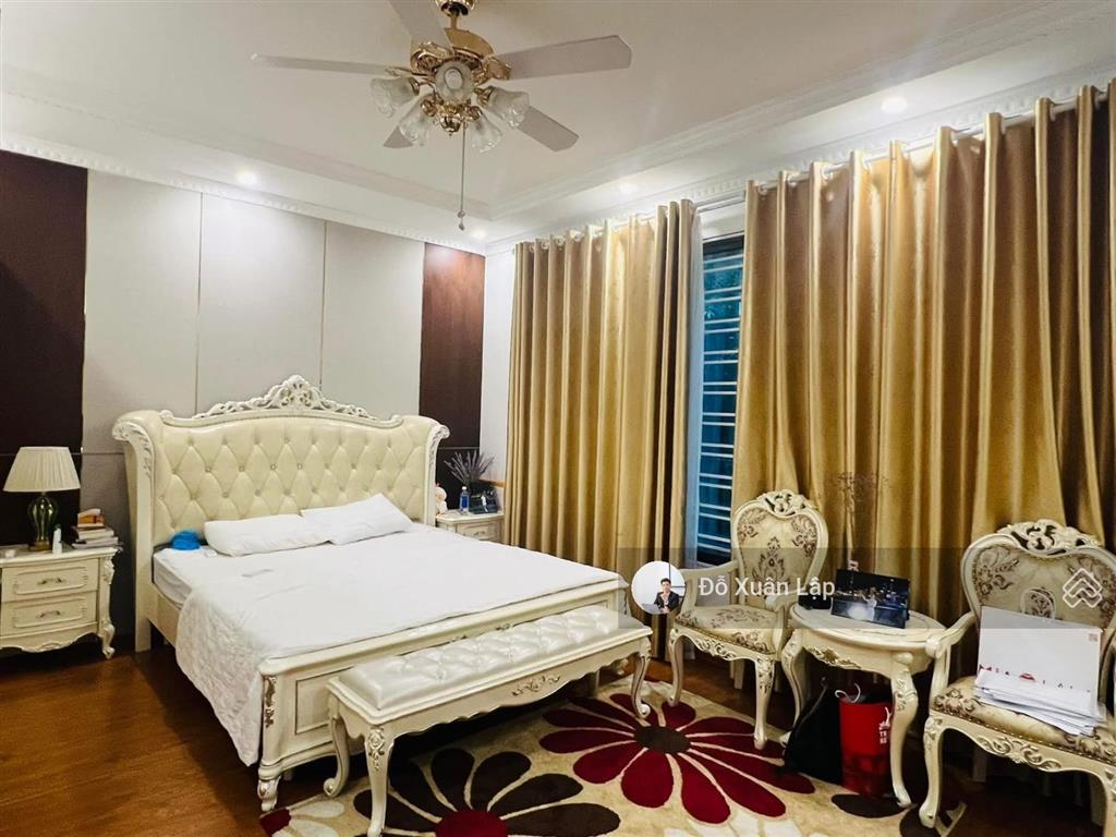 Bán nhà ngõ 180 hoàng quốc việt, 2 ô tô tránh, thang máy, lô góc, nhà mới đẹp. dt 76m2, 23 tỷ