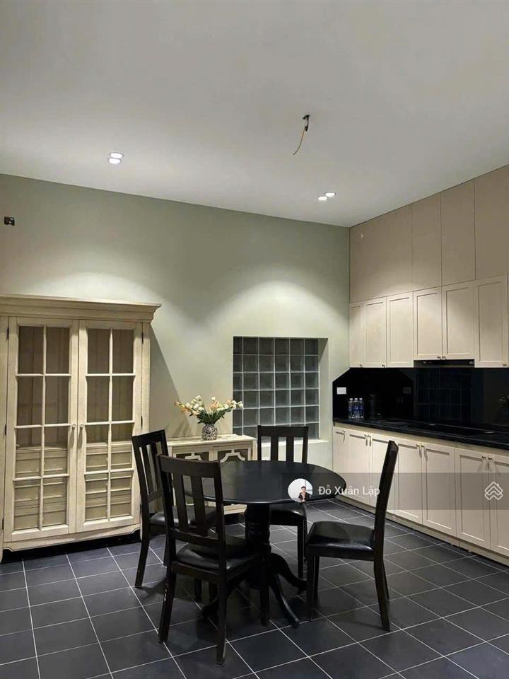 Bán nhà phố hoàng quốc việt, nghĩa tân, ô tô tránh, vỉa hè kinh doanh, 70m2 giá 23 tỷ
