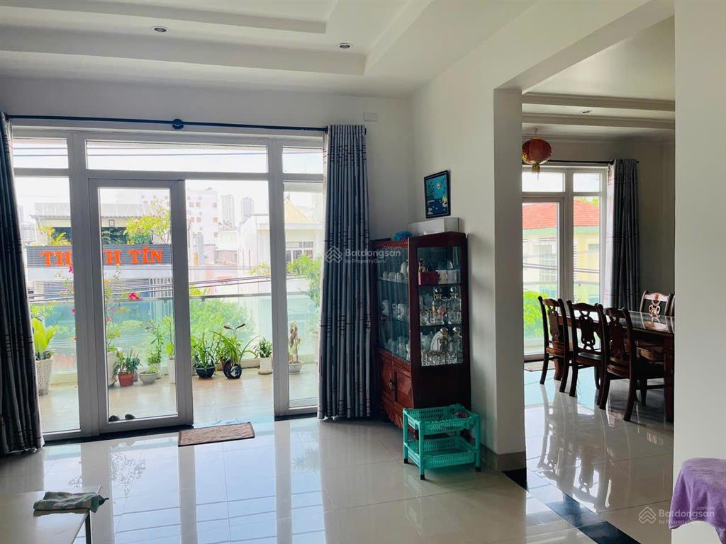 Chính chủ bán nhà mặt phố, lô góc, đường lê hồng phong, phước hải, tp nha trang