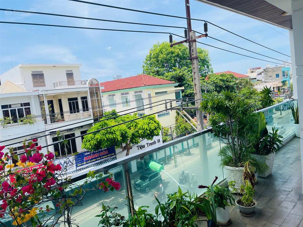 Chính chủ bán nhà mặt phố, lô góc, đường lê hồng phong, phước hải, tp nha trang