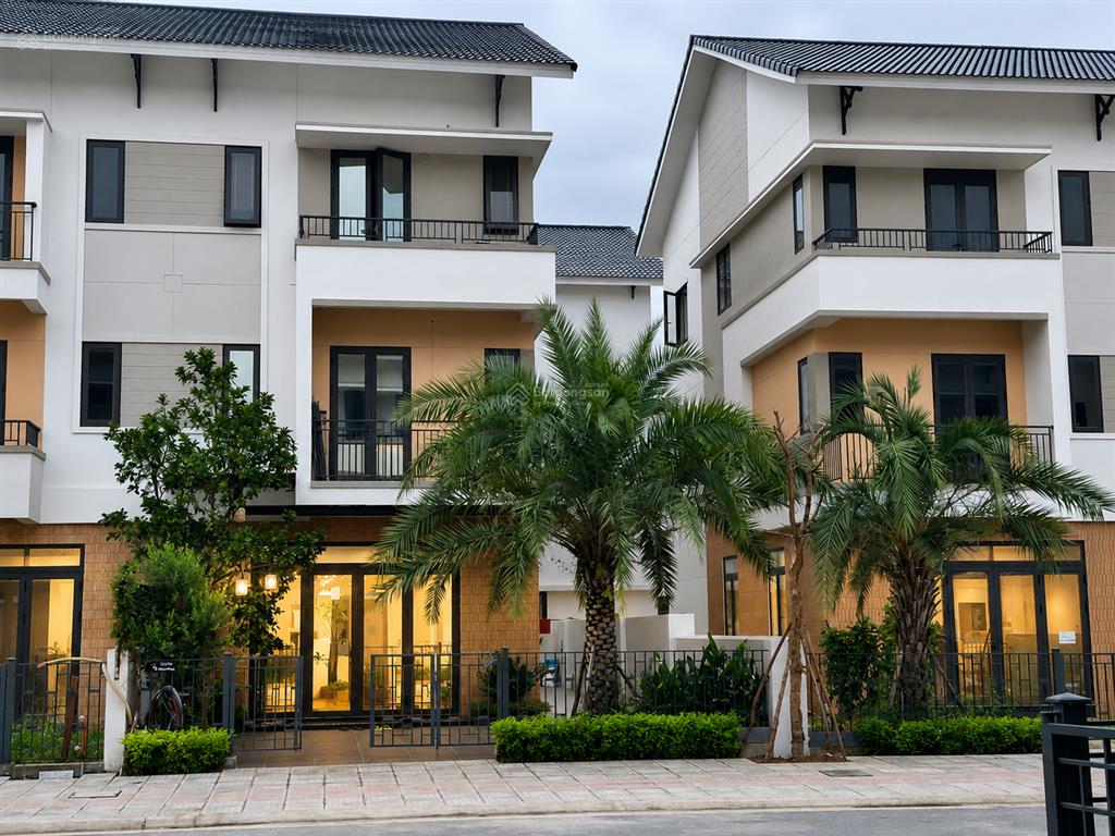 Giá chỉ bằng căn chung cư, bán căn nhà phố giáp chợ ninh hiệpgia lâm, còn miễn lãi miễn gốc 2 năm