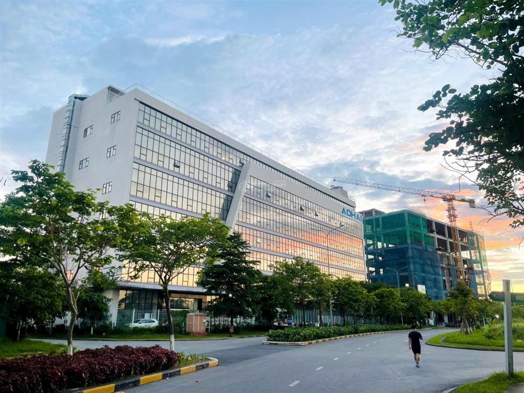 Giá chỉ bằng căn chung cư, bán căn nhà phố giáp chợ ninh hiệpgia lâm, còn miễn lãi miễn gốc 2 năm