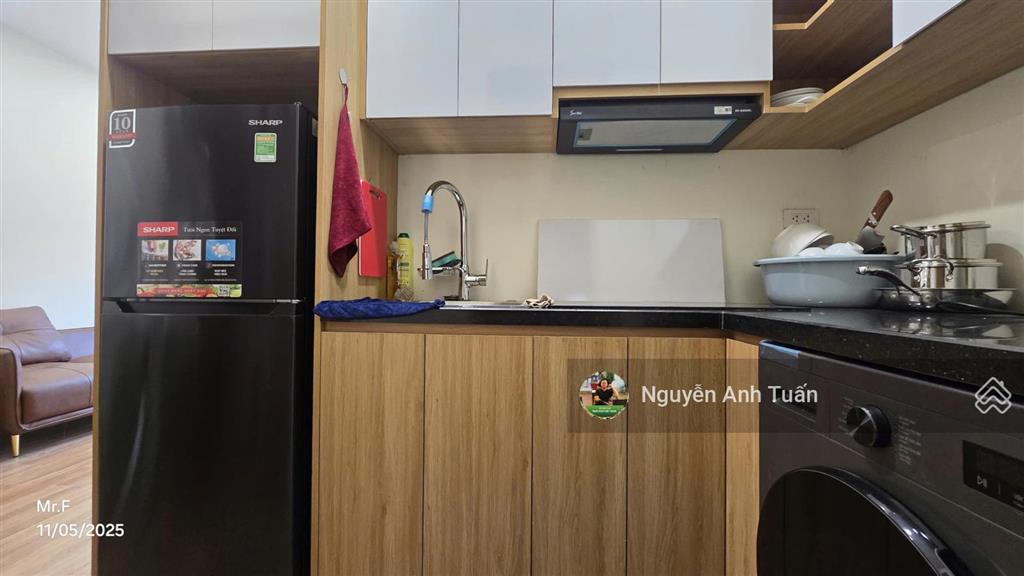 1k1n 35m2 ở 261 trần quốc hoàn. đầy đủ nội thất có tủ lạnh máy giặt sofa. phòng sáng thoáng.