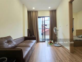 1k1n 35m2 ở 261 trần quốc hoàn. đầy đủ nội thất có tủ lạnh máy giặt sofa. phòng sáng thoáng.