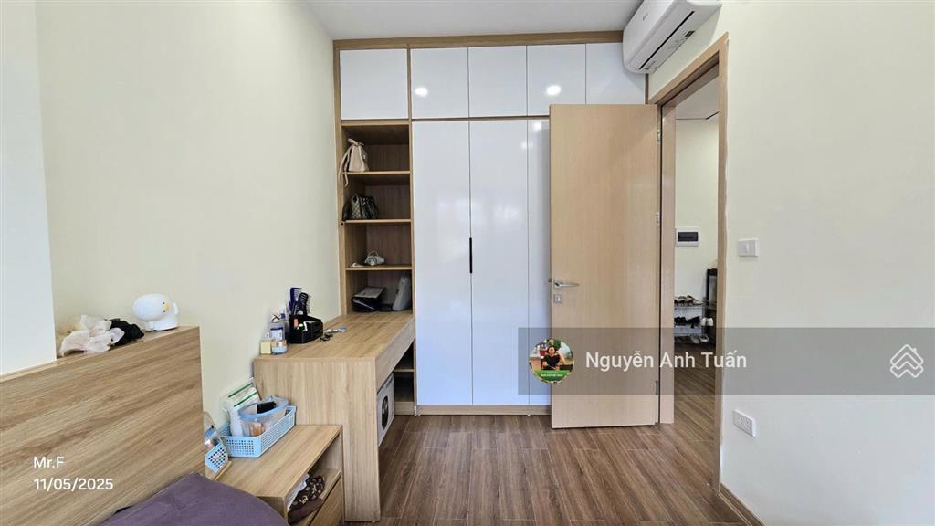 1k1n 35m2 ở 261 trần quốc hoàn. đầy đủ nội thất có tủ lạnh máy giặt sofa. phòng sáng thoáng.