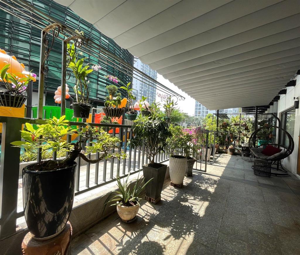 Bán căn hộ sân vườn 130m2, newcity thủ thiêm, vị trí trung tâm thủ thiêm, vào ở ngay