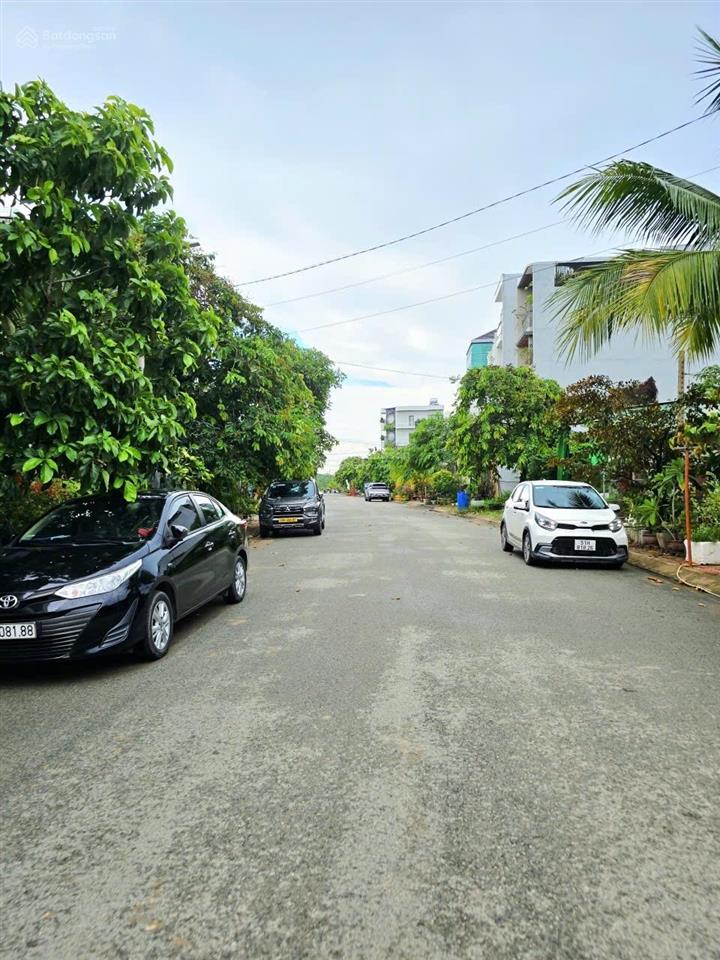 Bán lô đất nền 67m2, rộng 4,2m, vuông vức, đường 16m, có vỉa hè, gần vinhome grand park