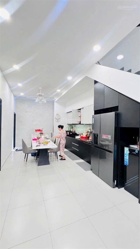 Biệt thự mini mới xây 8 x 20m (160m2 full thổ cư) đường nhựa 7m tô ký  gần chợ ngã ba bầu.